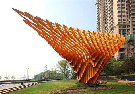 上海创意现代城市雕塑价格