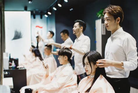 上海发型师工资是多少