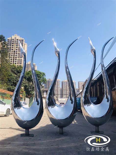 上海品质玻璃钢雕塑批发价