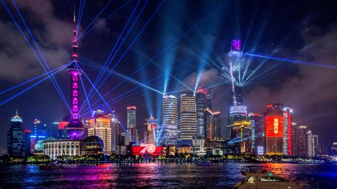 上海外滩夜景灯光秀时间