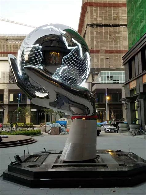 上海抽象玻璃钢雕塑定制