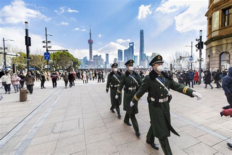 上海武警人墙执勤有意义吗