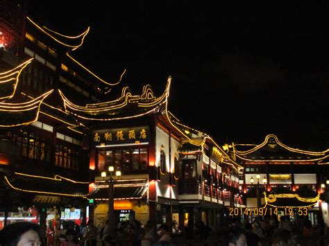 上海的城隍庙只不过是一道街