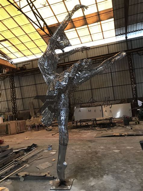 不锈钢人物雕塑公司推荐