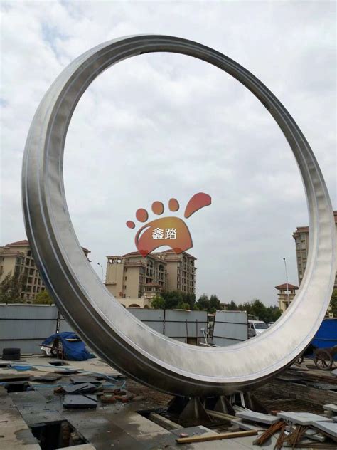 不锈钢圆环雕塑批发价格