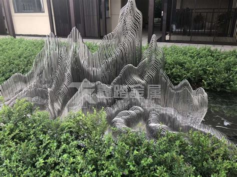 不锈钢圆管水景雕塑