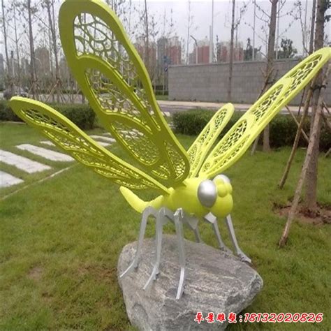 不锈钢抽象蝴蝶雕塑