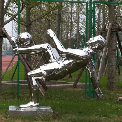 不锈钢镜面抽象运动人物雕塑