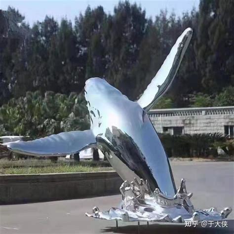 不锈钢镜面鲸鱼雕塑