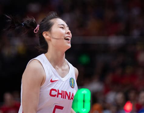 中国女篮最新比赛全场录像王思雨