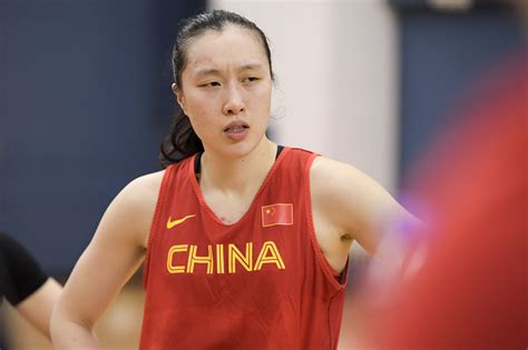 中国女篮2连胜提前出线苏群点评