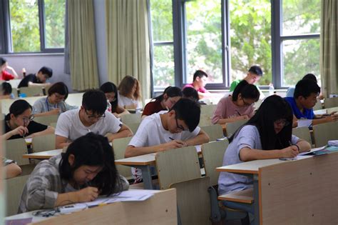 中国的英语考试外国人看得懂吗