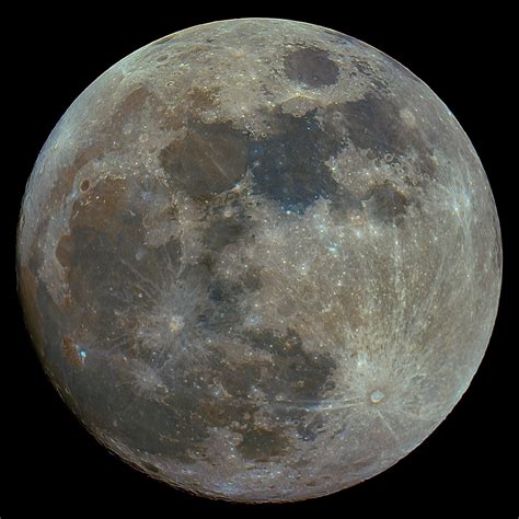 中国空间站拍的月亮4k