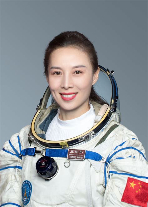 中国首位出舱的女航天员