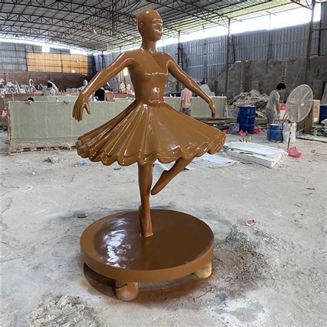 中山玻璃钢人物雕塑销售厂家