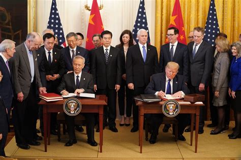 中美在白宫签署第一阶段经贸协议的日期为