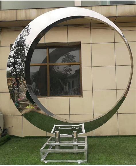 临江不锈钢月亮圆环雕塑