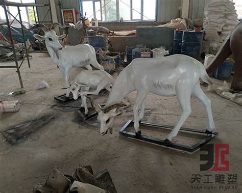 乌鲁木齐玻璃钢雕塑制造厂家