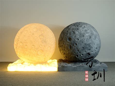云南发光月球雕塑定制