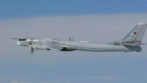 俄罗斯在日本上空飞行的轰炸机
