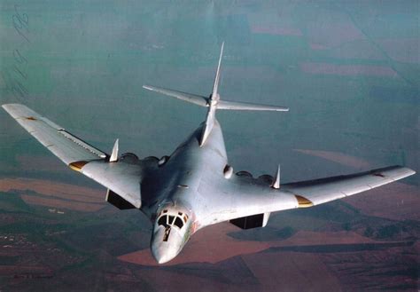 俄罗斯购买图160战略轰炸机
