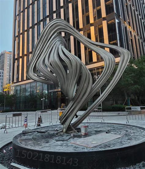 信阳玻璃钢大型雕塑