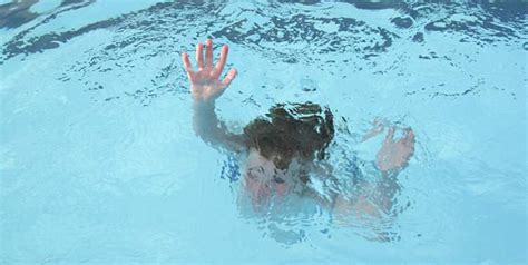 儿童游泳池死亡事故