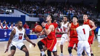 军运会中国男篮对阵美国