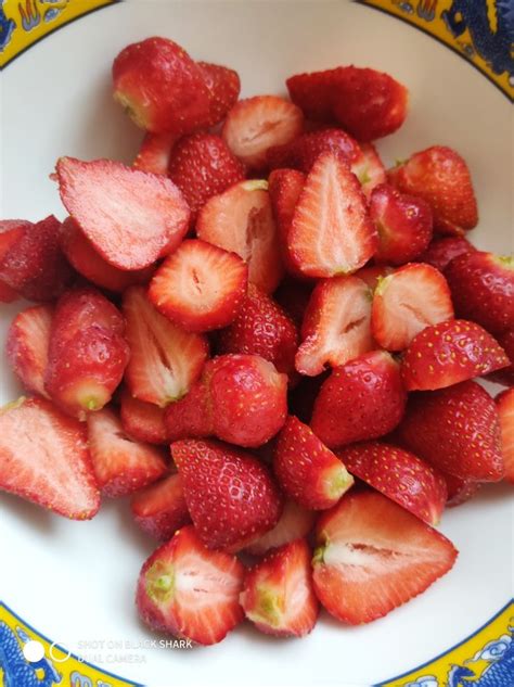 冻草莓的做法