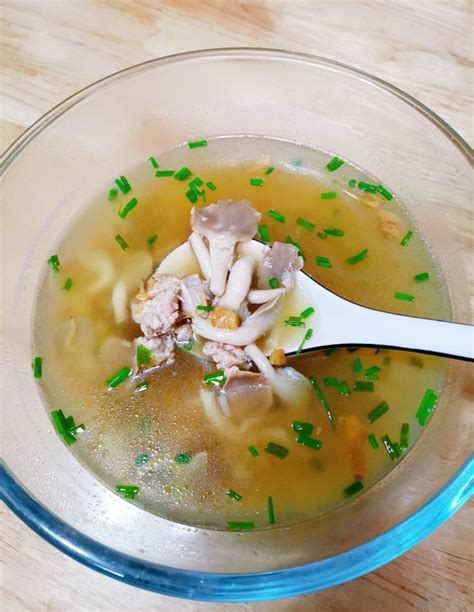 凤尾菇瘦肉汤