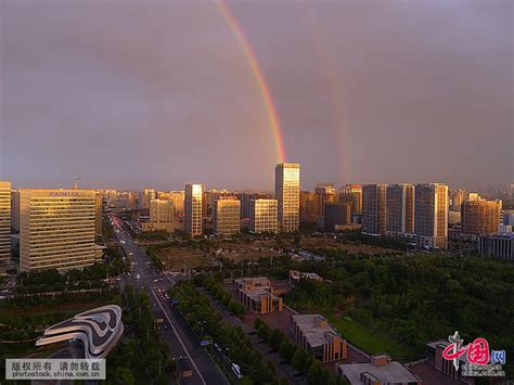 北京天空连续两日现双彩虹