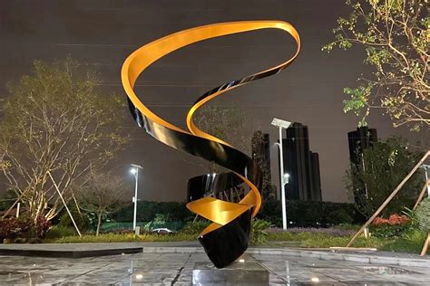 北京玻璃钢金属雕塑方案