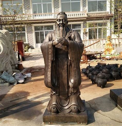 北京铸铜孔子人物雕塑厂家
