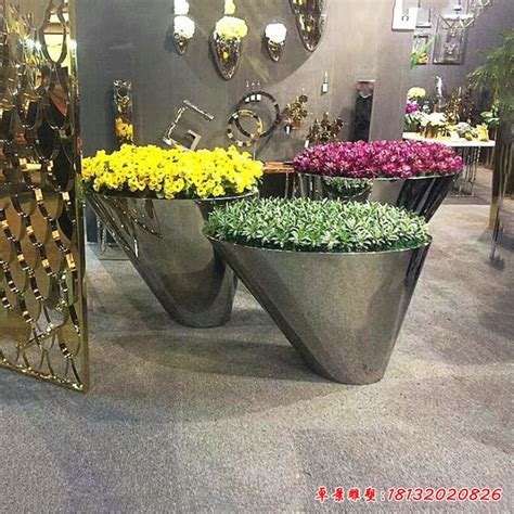 南京商场雕塑花盆摆件