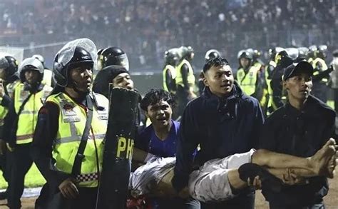 印尼球迷冲突死亡人数上升至