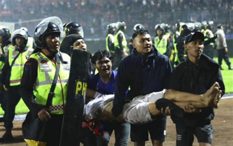 印尼球迷冲突死亡人数上升至131人