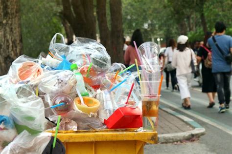 县城塑料袋滥用现象