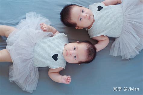 双胞胎乳名连在一起
