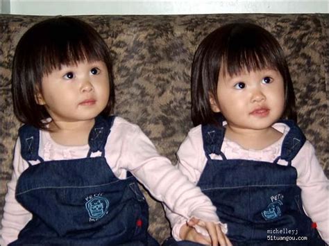 双胞胎女孩四个字名字