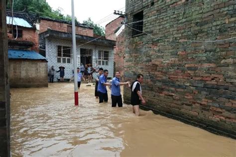 发生洪水村里没有组织撤离