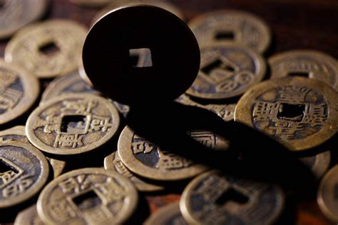 古代金属货币的起源和演变300字