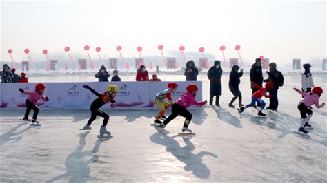 哈尔滨中小学速度滑冰现场比赛