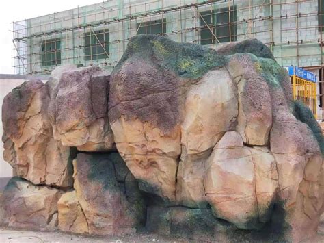 四川水泥直塑假山雕塑