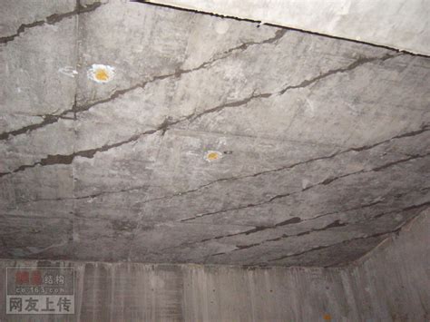 地下室顶板裂缝是什么原因