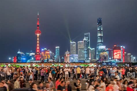 外国人看中国上海灯光秀