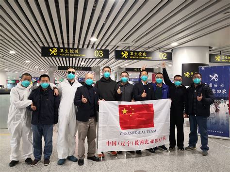 外国人看疫情中国接海外同胞回国