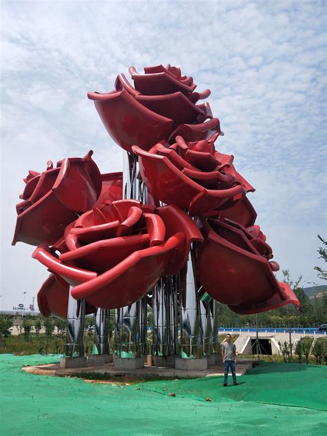 大型花朵不锈钢雕塑