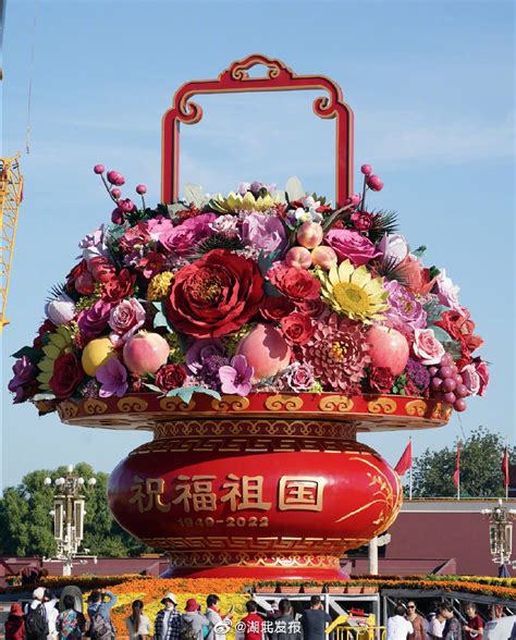天安门广场历年的巨型花篮
