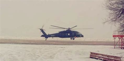 夺岛30架直升机