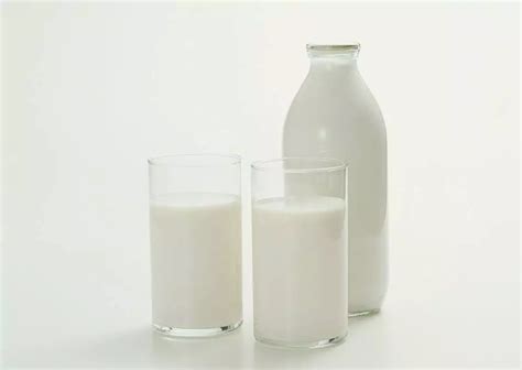 奶粉和纯牛奶哪个好